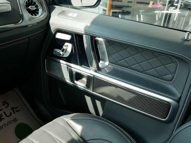 Ｇクラス Ｇ６３　マグノヒーローエディション　１８０台限定車　ＡＭＧナイトパッケージ・マグノ　ナイトパッケージＩＩ　マグノナイトブラックアクセント　カーボンファイバーインテリアトリム　パフォーマンスステアリング　内外装ドライカーボンパーツ装着　Ａ（61枚目）