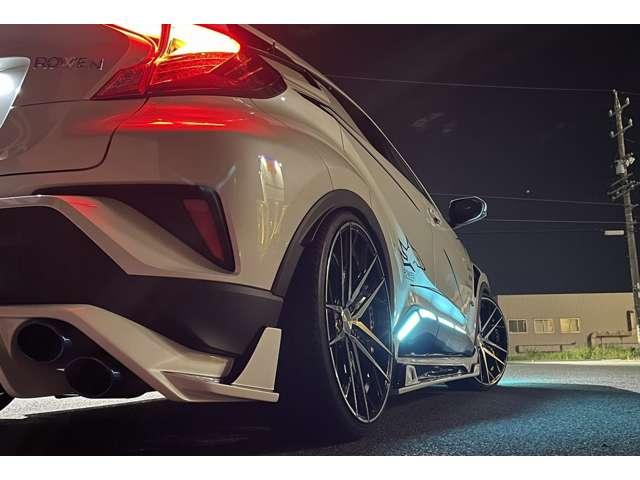 C-HR ハイブリッド 1.8 S ROWENエアロKIT BLITZ車高調 20インチAW 4本出しマフラー オリジナルフロアマット  追加カスタムオーダー可(9枚目)