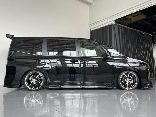 ヴォクシー  Rpwenエアロパーツ BLITZ車高調 WORK19AW 車種専用フロアマット 追加カスタムオーダー可(9枚目)