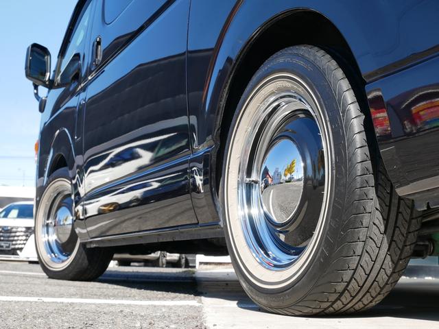 ハイエースバン スーパーＧＬ　ダークプライムＩＩ　ＦＬＥＸ　ＲｅＣｌａｓｓｉｃフェイス　ＣｌａｓｓｉｃＬＥＤテール　ベッドキット　１６インチＣｌａｓｓｉｃホイール　パノラミックビュー　純正７型ナビ　フルセグＴＶ　Ｔセーフティ　エンジンカバー　禁煙（25枚目）