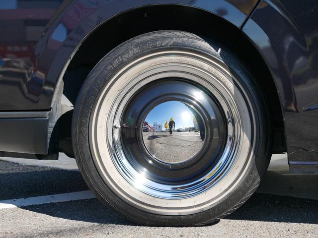 ハイエースバン スーパーＧＬ　ダークプライムＩＩ　ＦＬＥＸ　ＲｅＣｌａｓｓｉｃフェイス　ＣｌａｓｓｉｃＬＥＤテール　ベッドキット　１６インチＣｌａｓｓｉｃホイール　パノラミックビュー　純正７型ナビ　フルセグＴＶ　Ｔセーフティ　エンジンカバー　禁煙（28枚目）