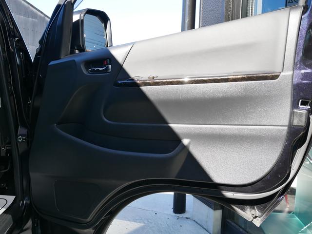 ハイエースバン スーパーＧＬ　ダークプライムＩＩ　ＦＬＥＸ　ＲｅＣｌａｓｓｉｃフェイス　ＣｌａｓｓｉｃＬＥＤテール　ベッドキット　１６インチＣｌａｓｓｉｃホイール　パノラミックビュー　純正７型ナビ　フルセグＴＶ　Ｔセーフティ　エンジンカバー　禁煙（34枚目）