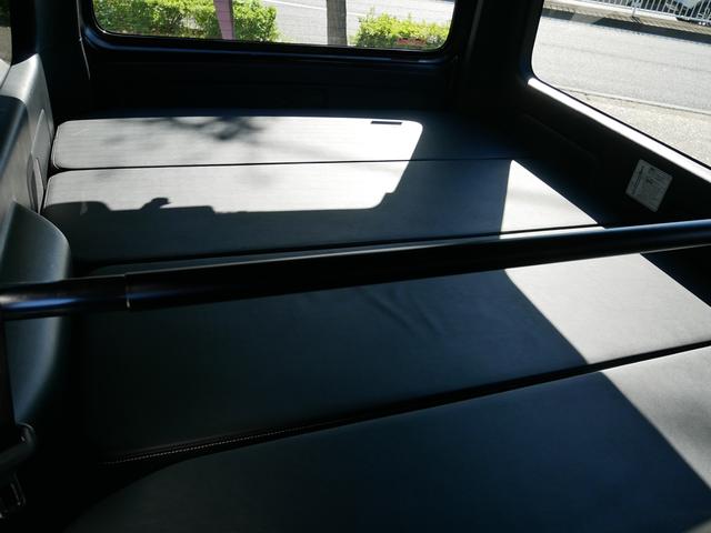 ハイエースバン スーパーＧＬ　ダークプライムＩＩ　ＦＬＥＸ　ＲｅＣｌａｓｓｉｃフェイス　ＣｌａｓｓｉｃＬＥＤテール　ベッドキット　１６インチＣｌａｓｓｉｃホイール　パノラミックビュー　純正７型ナビ　フルセグＴＶ　Ｔセーフティ　エンジンカバー　禁煙（36枚目）