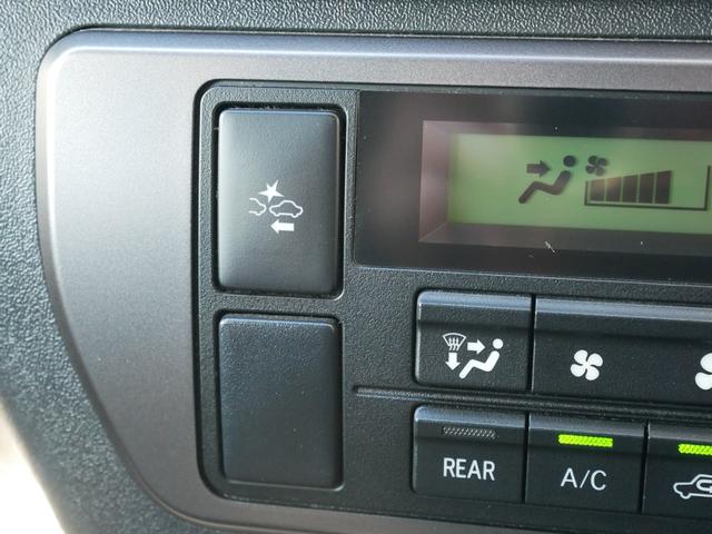 ハイエースバン スーパーＧＬ　ダークプライムＩＩ　ＦＬＥＸ　ＲｅＣｌａｓｓｉｃフェイス　ＣｌａｓｓｉｃＬＥＤテール　ベッドキット　１６インチＣｌａｓｓｉｃホイール　パノラミックビュー　純正７型ナビ　フルセグＴＶ　Ｔセーフティ　エンジンカバー　禁煙（46枚目）