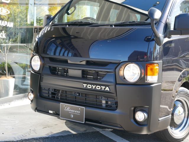 ハイエースバン スーパーＧＬ　ダークプライムＩＩ　ＦＬＥＸ　ＲｅＣｌａｓｓｉｃフェイス　ＣｌａｓｓｉｃＬＥＤテール　ベッドキット　１６インチＣｌａｓｓｉｃホイール　パノラミックビュー　純正７型ナビ　フルセグＴＶ　Ｔセーフティ　エンジンカバー　禁煙（72枚目）