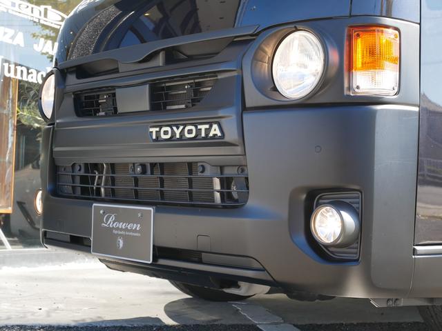 ハイエースバン スーパーＧＬ　ダークプライムＩＩ　ＦＬＥＸ　ＲｅＣｌａｓｓｉｃフェイス　ＣｌａｓｓｉｃＬＥＤテール　ベッドキット　１６インチＣｌａｓｓｉｃホイール　パノラミックビュー　純正７型ナビ　フルセグＴＶ　Ｔセーフティ　エンジンカバー　禁煙（74枚目）