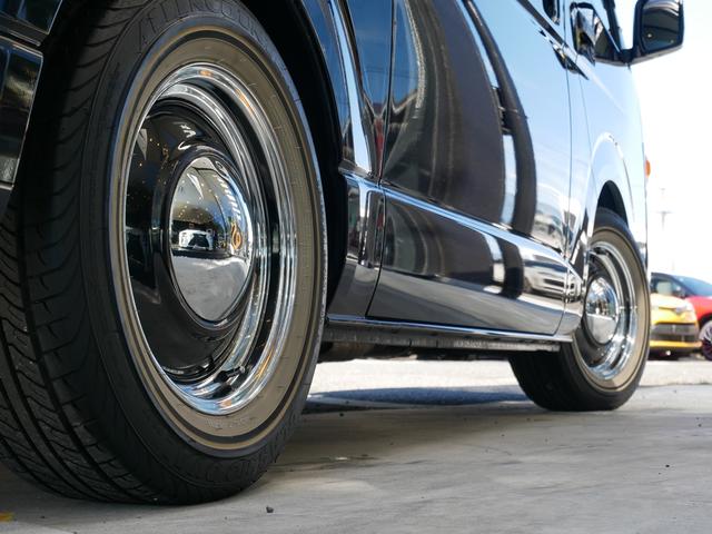ハイエースバン スーパーＧＬ　ダークプライムＩＩ　ＦＬＥＸ　ＲｅＣｌａｓｓｉｃフェイス　ＣｌａｓｓｉｃＬＥＤテール　ベッドキット　１６インチＣｌａｓｓｉｃホイール　パノラミックビュー　純正７型ナビ　フルセグＴＶ　Ｔセーフティ　エンジンカバー　禁煙（76枚目）