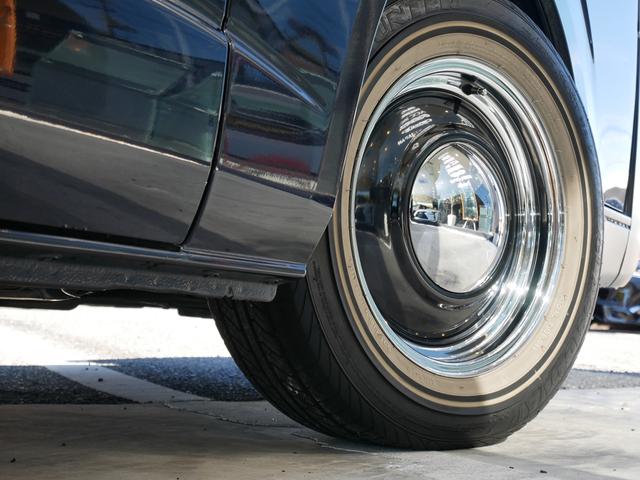 ハイエースバン スーパーＧＬ　ダークプライムＩＩ　ＦＬＥＸ　ＲｅＣｌａｓｓｉｃフェイス　ＣｌａｓｓｉｃＬＥＤテール　ベッドキット　１６インチＣｌａｓｓｉｃホイール　パノラミックビュー　純正７型ナビ　フルセグＴＶ　Ｔセーフティ　エンジンカバー　禁煙（77枚目）