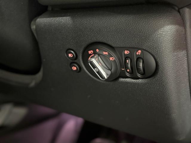 ＭＩＮＩ クーパーＳＤ　６０イヤーズエディション　コンフォートアクセス・ボードモニター・パークディスタンスリアビューカ・バックカメラ・禁煙・スペアキー・クルーズコントロール（21枚目）