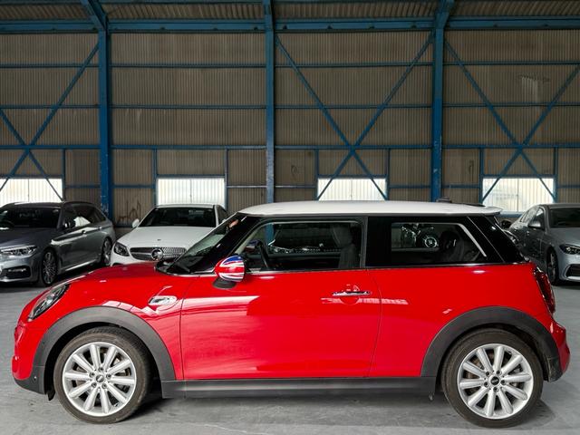 ＭＩＮＩ クーパーＳＤ　６０イヤーズエディション　コンフォートアクセス・ボードモニター・パークディスタンスリアビューカ・バックカメラ・禁煙・スペアキー・クルーズコントロール（34枚目）