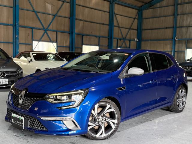 メガーヌ ＧＴ　シートヒーター・バックカメラ・禁煙・フロアマット（3枚目）