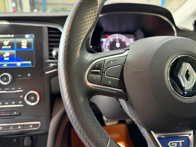 メガーヌ ＧＴ　シートヒーター・バックカメラ・禁煙・フロアマット（8枚目）