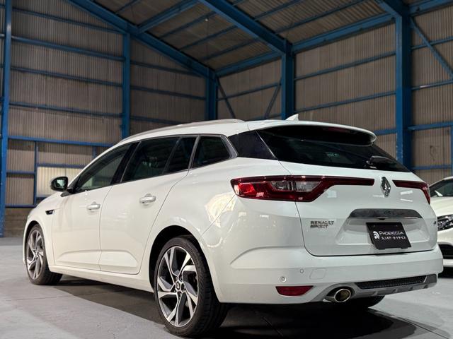 メガーヌ スポーツツアラー　ＧＴ　プッシュスタート・パドルシフト・ブラインドスポットワーニング・イージーパーキングアシスト（7枚目）