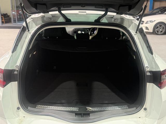 メガーヌ スポーツツアラー　ＧＴ　プッシュスタート・パドルシフト・ブラインドスポットワーニング・イージーパーキングアシスト（9枚目）