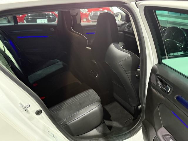 メガーヌ スポーツツアラー　ＧＴ　プッシュスタート・パドルシフト・ブラインドスポットワーニング・イージーパーキングアシスト（15枚目）