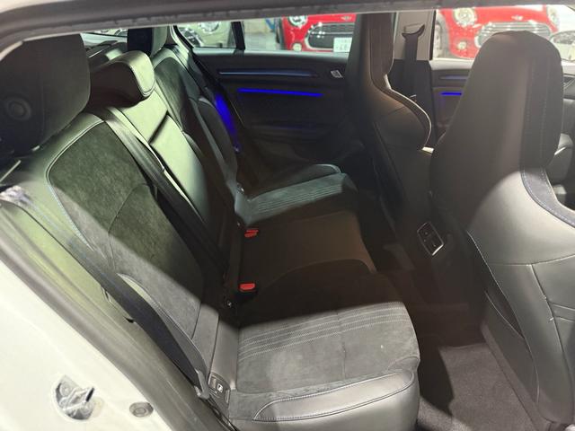 メガーヌ スポーツツアラー　ＧＴ　プッシュスタート・パドルシフト・ブラインドスポットワーニング・イージーパーキングアシスト（16枚目）