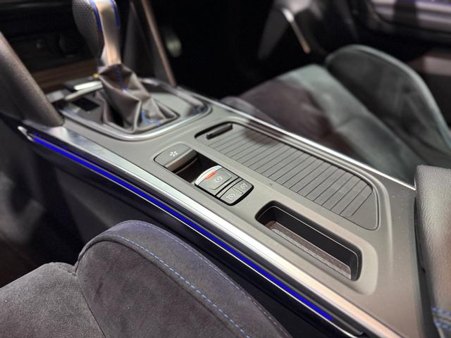 メガーヌ スポーツツアラー　ＧＴ　プッシュスタート・パドルシフト・ブラインドスポットワーニング・イージーパーキングアシスト（21枚目）