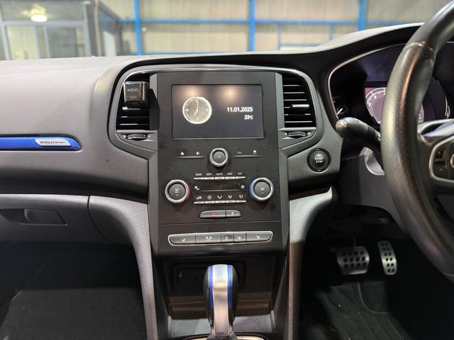 メガーヌ スポーツツアラー　ＧＴ　プッシュスタート・パドルシフト・ブラインドスポットワーニング・イージーパーキングアシスト（23枚目）