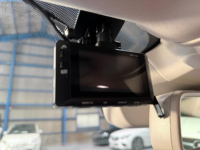 メガーヌ スポーツツアラー　ＧＴ　プッシュスタート・パドルシフト・ブラインドスポットワーニング・イージーパーキングアシスト（25枚目）