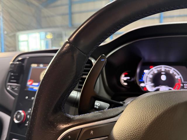メガーヌ スポーツツアラー　ＧＴ　プッシュスタート・パドルシフト・ブラインドスポットワーニング・イージーパーキングアシスト（27枚目）