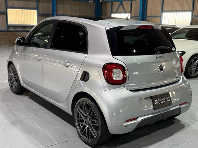 スマートフォーフォー ＢＲＡＢＵＳ　スポーツ　バックカメラ・禁煙・ドラレコ・ＴＶ・Ｂｌｕｅｔｏｏｔｈ・シートヒーター（8枚目）