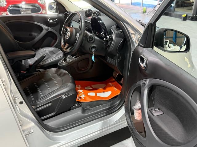 スマートフォーフォー ＢＲＡＢＵＳ　スポーツ　バックカメラ・禁煙・ドラレコ・ＴＶ・Ｂｌｕｅｔｏｏｔｈ・シートヒーター（33枚目）