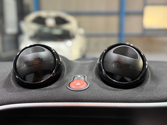 スマートフォーフォー ＢＲＡＢＵＳ　スポーツ　バックカメラ・禁煙・ドラレコ・ＴＶ・Ｂｌｕｅｔｏｏｔｈ・シートヒーター（39枚目）