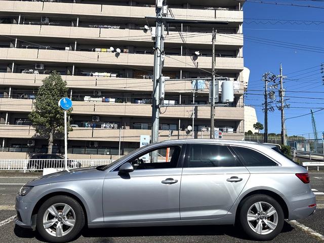 Ａ４アバント ２．０ＴＦＳＩ　アシスタンスｐｋｇ・マトリクスＬＥＤ・バーチャルコックピット・Ａｕｄｉプレセンス・サイドアシスト・アクティブレーンアシスト・アダプティブクルーズコントロール・パワーバックドア・車両取説・スペアキー（13枚目）