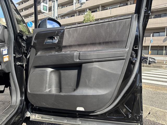 オデッセイ アブソルート・ＥＸホンダセンシング　４ＷＤ・両側電動ドア・純正ナビ・後席モニター・全周囲カメラ・バックカメラ・スマートパーキングアシスト・ブラインドスポット・クルーズコントロール・ヒーター付パワーシート・３ゾーンエアコン・ＥＴＣ（29枚目）