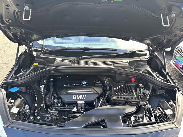 エンジンルームもとてもキレイな状態です。