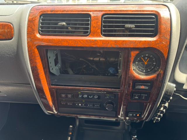 ランドクルーザープラド ＴＸ　ＮＯＸ－ＰＭ適合／丸目変換／ターボタイマー／ＥＴＣ／茶シートカバー／ディーゼル適合車／証明書付／Ｔベルト交換履歴有（12枚目）