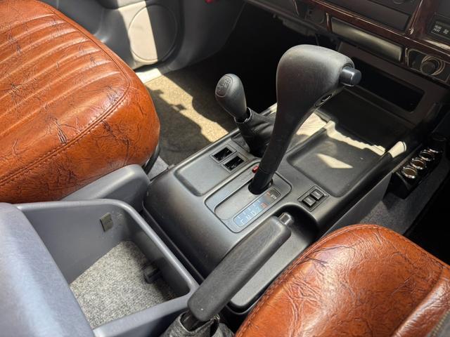 ランドクルーザープラド ＴＸ　ＮＯＸ－ＰＭ適合／丸目変換／ターボタイマー／ＥＴＣ／茶シートカバー／ディーゼル適合車／証明書付／Ｔベルト交換履歴有（15枚目）
