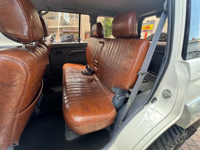 ランドクルーザープラド ＴＸ　ＮＯＸ－ＰＭ適合／丸目変換／ターボタイマー／ＥＴＣ／茶シートカバー／ディーゼル適合車／証明書付／Ｔベルト交換履歴有（24枚目）