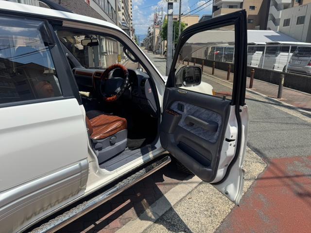 ランドクルーザープラド ＴＸ　ＮＯＸ－ＰＭ適合／丸目変換／ターボタイマー／ＥＴＣ／茶シートカバー／ディーゼル適合車／証明書付／Ｔベルト交換履歴有（27枚目）