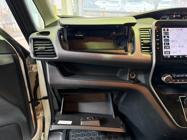 セレナ ハイウェイスターV セーフティパック/純正9型ナビ/ETC(17枚目)