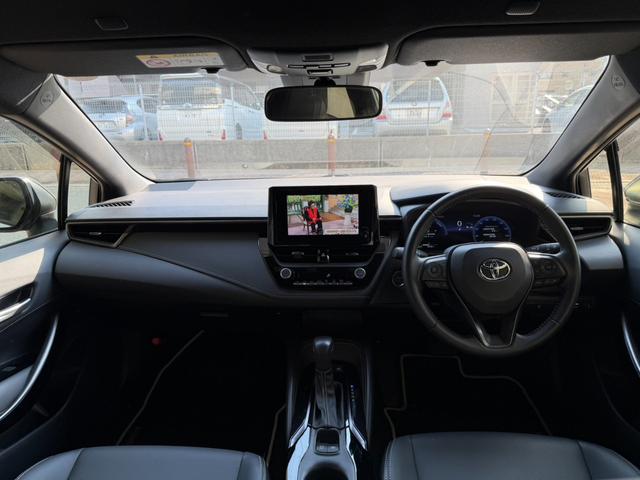カローラ ハイブリッド　ダブルバイビー　ワンオーナー／純正ナビ／ａｐｐｌｅｃａｒｐｌａｙ／ドラレコ／走行中視聴可／ハーフレザーシート／ＥＴＣ（2枚目）