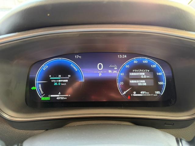 カローラ ハイブリッド　ダブルバイビー　ワンオーナー／純正ナビ／ａｐｐｌｅｃａｒｐｌａｙ／ドラレコ／走行中視聴可／ハーフレザーシート／ＥＴＣ（6枚目）