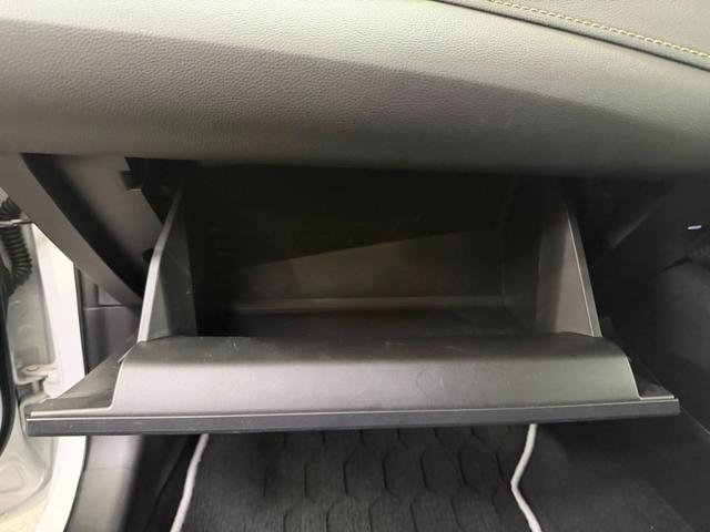 カローラ ハイブリッド　ダブルバイビー　ワンオーナー／純正ナビ／ａｐｐｌｅｃａｒｐｌａｙ／ドラレコ／走行中視聴可／ハーフレザーシート／ＥＴＣ（16枚目）