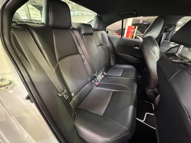 カローラ ハイブリッド　ダブルバイビー　ワンオーナー／純正ナビ／ａｐｐｌｅｃａｒｐｌａｙ／ドラレコ／走行中視聴可／ハーフレザーシート／ＥＴＣ（18枚目）