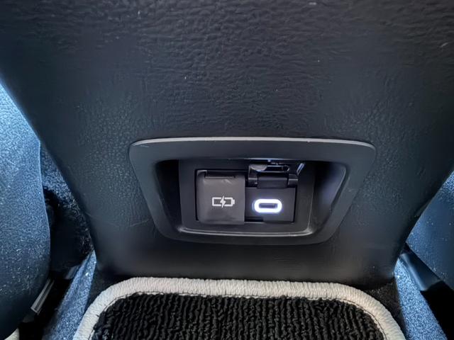 カローラ ハイブリッド　ダブルバイビー　ワンオーナー／純正ナビ／ａｐｐｌｅｃａｒｐｌａｙ／ドラレコ／走行中視聴可／ハーフレザーシート／ＥＴＣ（22枚目）