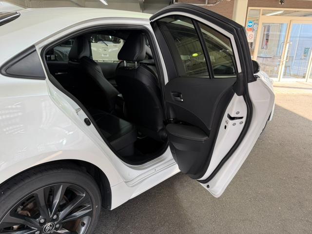 カローラ ハイブリッド　ダブルバイビー　ワンオーナー／純正ナビ／ａｐｐｌｅｃａｒｐｌａｙ／ドラレコ／走行中視聴可／ハーフレザーシート／ＥＴＣ（25枚目）