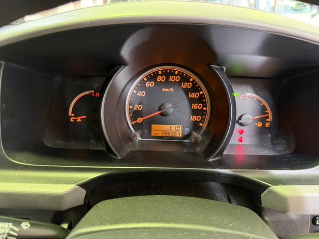 ハイエースバン ロングDX GLパッケージ 4型ルック/9人乗り/ワンオーナー/ETC/ブラックヘッドライト/フェイスチェンジ(4枚目)