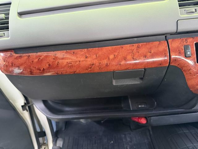 ハイエースバン ロングDX GLパッケージ 4型ルック/9人乗り/ワンオーナー/ETC/ブラックヘッドライト/フェイスチェンジ(8枚目)