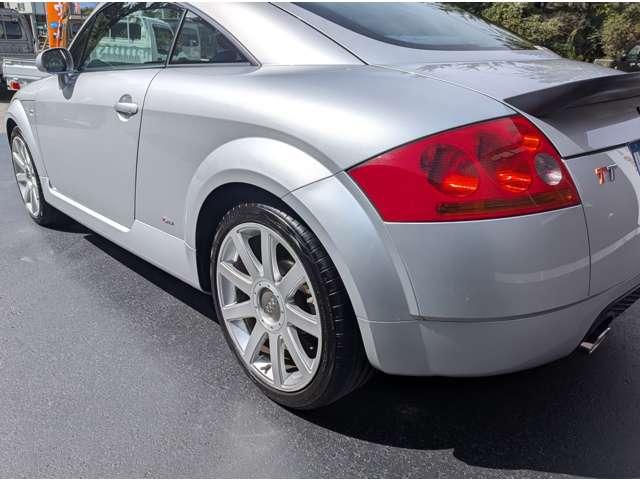 ＴＴクーペ １．８Ｔ　Ｓライン　特別限定車　ユーザーダイレクト販売車／１．８ターボＳラインリミテッド／ブルー革シート／室内屋根ルーフライニング新品張替済／純正１８インチアルミ／ステアシフト／シートヒーター／大型リヤスポイラー／アドバンスキー２個（13枚目）