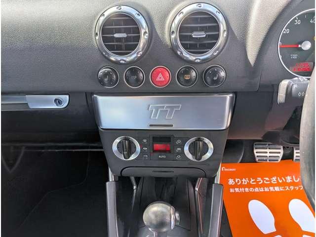 ＴＴクーペ １．８Ｔ　Ｓライン　特別限定車　ユーザーダイレクト販売車／１．８ターボＳラインリミテッド／ブルー革シート／室内屋根ルーフライニング新品張替済／純正１８インチアルミ／ステアシフト／シートヒーター／大型リヤスポイラー／アドバンスキー２個（17枚目）