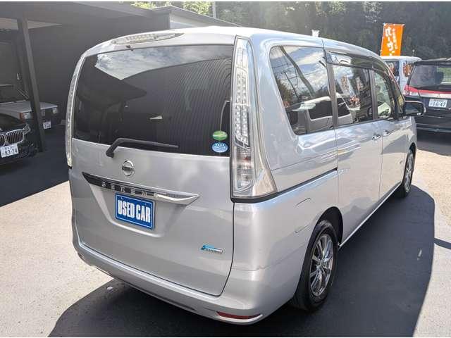 セレナ ２０Ｘ　Ｓ－ハイブリッド　８人乗り／スマートキー／ナビ地デジバックカメラ／パワースライドドア／社外アルミ／オートクルーズコントロール／ＥＴＣ／プライバシーガラス／レーンディパーチャーアラート／アイドリングストップ（2枚目）