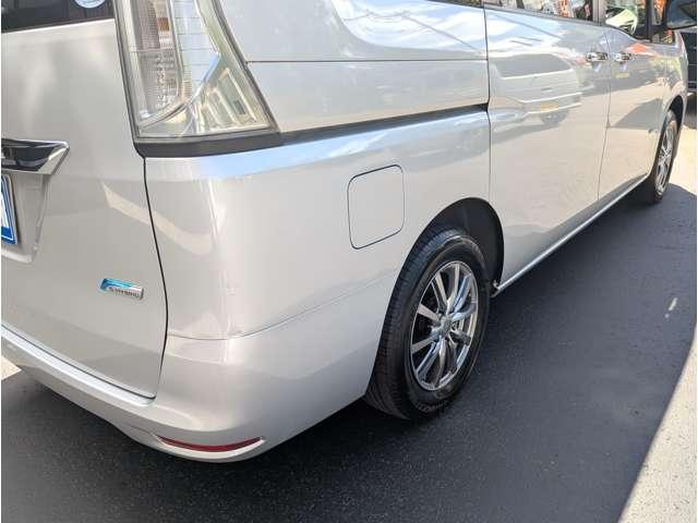 セレナ ２０Ｘ　Ｓ－ハイブリッド　８人乗り／スマートキー／ナビ地デジバックカメラ／パワースライドドア／社外アルミ／オートクルーズコントロール／ＥＴＣ／プライバシーガラス／レーンディパーチャーアラート／アイドリングストップ（10枚目）