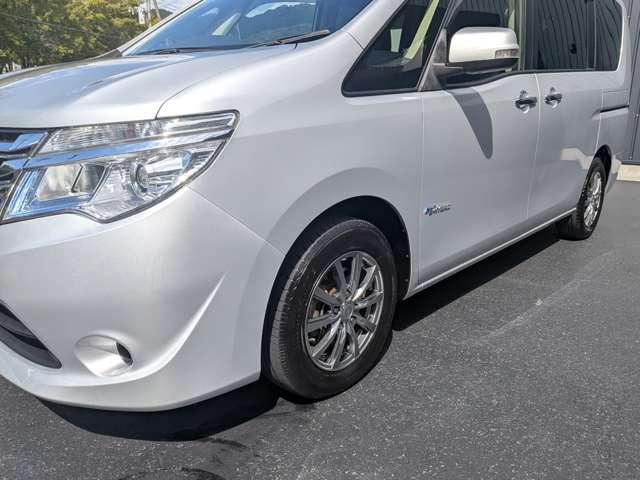 セレナ ２０Ｘ　Ｓ－ハイブリッド　８人乗り／スマートキー／ナビ地デジバックカメラ／パワースライドドア／社外アルミ／オートクルーズコントロール／ＥＴＣ／プライバシーガラス／レーンディパーチャーアラート／アイドリングストップ（11枚目）