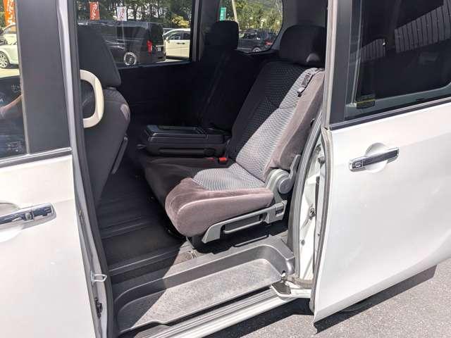 セレナ ２０Ｘ　Ｓ－ハイブリッド　８人乗り／スマートキー／ナビ地デジバックカメラ／パワースライドドア／社外アルミ／オートクルーズコントロール／ＥＴＣ／プライバシーガラス／レーンディパーチャーアラート／アイドリングストップ（24枚目）