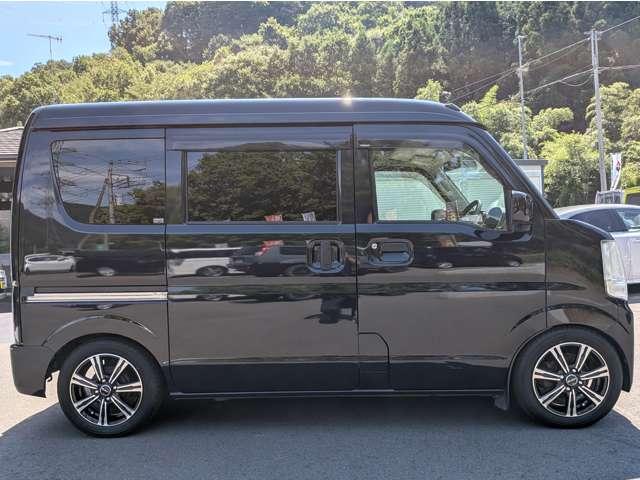 ＮＶ１００クリッパーバン ＧＸ　ハイルーフ　ハイルーフＧＸグレード車高調／ブリッツ製／純正ＳＤナビ地デジ／ローダウン／車高ご希望／キーレス／ＥＴＣ／ＵＳＢポート付き／リヤヒーター付き／リヤカーフィルム付き／オーバーヘッドコンソール付（9枚目）